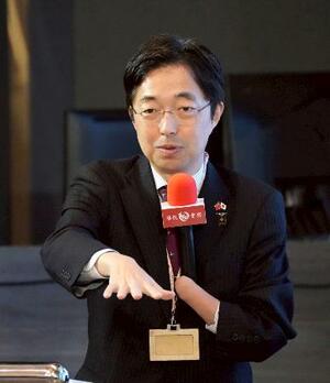 　熊本県が台北市で企業誘致セミナーを開き、あいさつする木村敬知事＝２４日（共同）