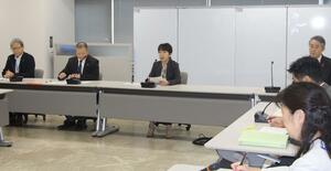 能登半島地震の対応を検証するために開かれた会議=10月30日、新潟市役所