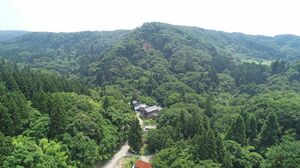 砂金を含んだ山を崩し、土を大量の水で洗い流す「大流し」などの技法で砂金を採った西三川砂金山=佐渡市