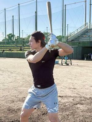 練習を公開したロッテの藤原=沖縄県内(球団提供)