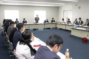 本年度の活動方針を決めた県NIE推進協議会の定例総会=23日、新潟市西区
