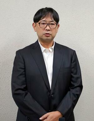 子どもへの不適切な言動などを調査する委員による会合後、取材に応じる所寿弥弁護士=9日午前、名古屋市役所