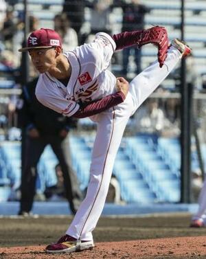 　ロッテとのオープン戦に先発し、２回無失点の楽天・藤原＝静岡