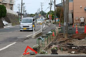 寺尾地区に残る能登半島地震の爪痕。周辺では地震後に人口が減少している=5月30日、新潟市西区