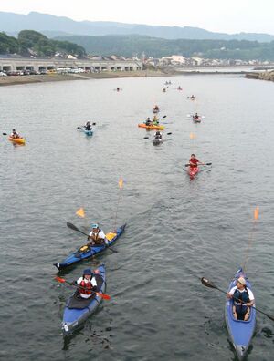 参加者が上越地域の山や海を楽しんだ環境スポーツイベント「糸魚川・上越・妙高 SEA TO SUMMIT」=7月14日、糸魚川市