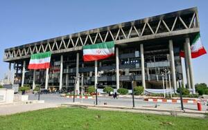 イスラエル軍の攻撃を受けたイラン国営テレビ本部=29日、テヘラン(共同)