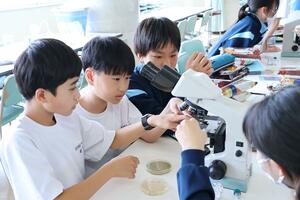 農業課題についての講義を受ける生徒=長岡市学校町1