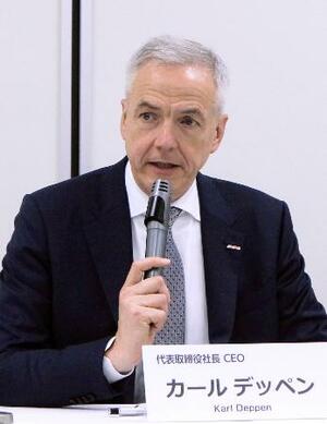 　記者会見するアーチオンのカール・デッペンＣＥＯ＝１日午後、東京都中央区