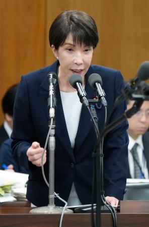 衆院法務委で答弁する高市首相=10日午後