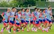 　事前合宿で調整する久保（中央）ら日本代表＝モンテレイ近郊（共同）