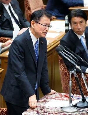 衆院予算委で質問する長妻昭氏(立憲民主党・無所属)