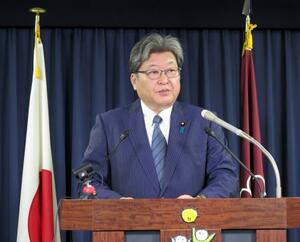 記者会見する自民党の萩生田幹事長代行=9日午前、東京・永田町の党本部