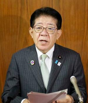 記者会見する金子国交相=22日午前、国会