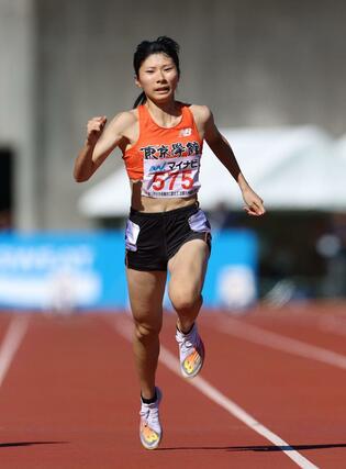 女子１００メートル決勝　１１秒９０で４位入賞の秋澤理沙（東京学館）＝７月２９日、福岡市