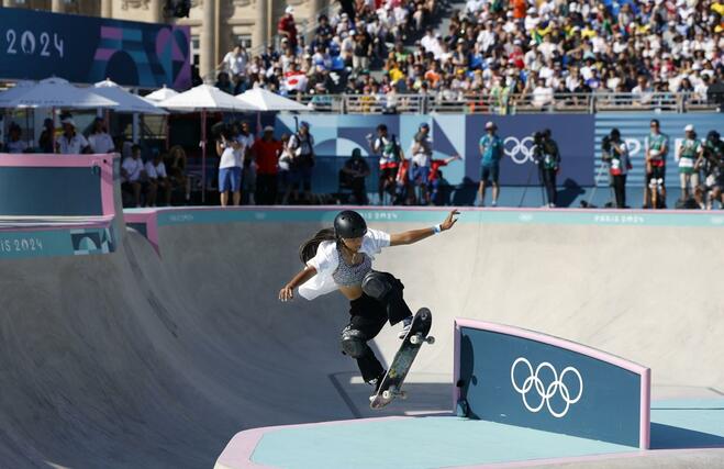 女子パーク決勝　演技する開心那＝パリ（共同）