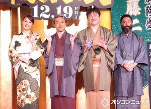 映画『新解釈・幕末伝』新解釈決起会見に登壇した（左から）広瀬アリス、ムロツヨシ、佐藤二朗、山田孝之 （C）ORICON NewS inc.