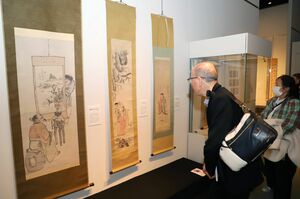 約70点の作品が展示されている「石川侃斎展-新潟町の人々に愛された南画家-」=新潟市中央区柳島町