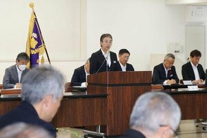 衆院選に向けた署長会議で訓示する県警の滝澤依子本部長=10月11日、県警本部