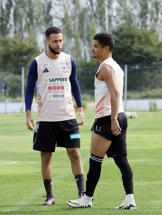 練習する選手たち=聖籠町