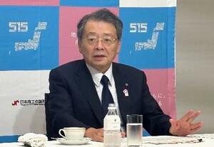 記者会見した日本商工会議所の小林健会頭=16日午後、東京都千代田区