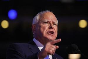 　ウォルズ・ミネソタ州知事＝昨年８月（ゲッティ＝共同）