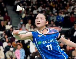 女子シングルス準決勝 プレーする宮崎友花=京王アリーナTOKYO