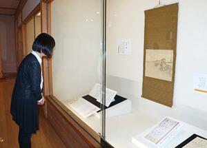 開催中のミニ企画展「良寛と牧之〜ゆかりの人々〜」=南魚沼市塩沢