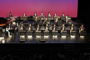 子どもたちが軽快なリズムを奏でた「長岡ジャズキッズ」の単独ライブ＝長岡市千秋３