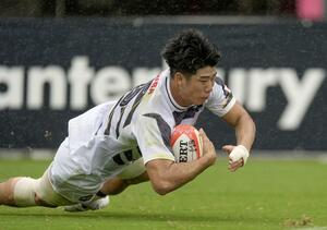 日本-オーストラリアA 前半、トライを決める矢崎=ヨドコウ