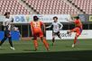 後半45分、新潟の滝川結女がシュートを決めて2-1と勝ち越す=ビッグスワン