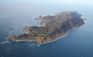 粟島の空撮＝２０１８年１２月