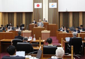 世界遺産や観光についての一般質問が相次いだ佐渡市議会6月定例会=市役所
