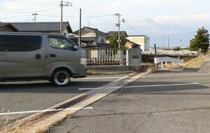 住民が橋のあり方を考えた新潟市西蒲区貝柄地区。古く、小さくても生活に欠かせない橋がある