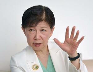 　米ニューヨークの国連本部で、共同通信との単独会見に応じる国連軍縮担当上級代表の中満泉事務次長（共同）