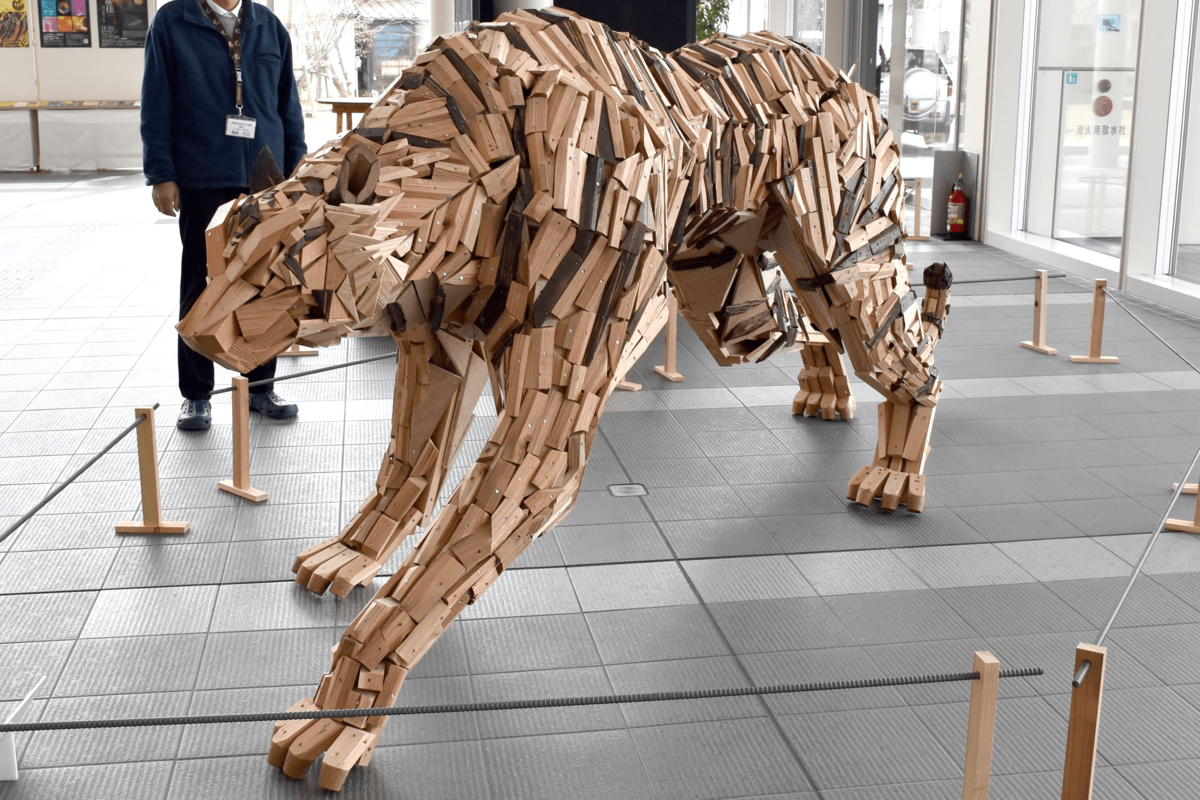 躍動感いっぱい 廃材の動物たち 新潟日報デジタルプラス