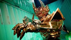 劇場版「牙狼 GARO TAIGA」より。黄金のよろいをまとった魔戒騎士((C)2025「TAIGA」雨宮慶太/東北新社)