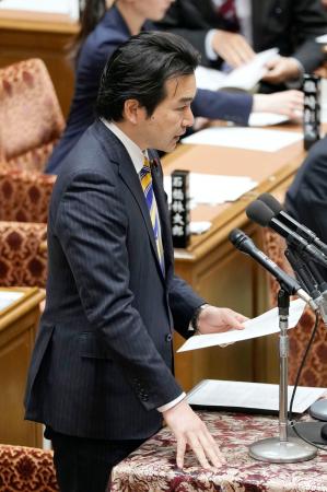 衆院予算委で質問する浅野哲氏(国民民主党・無所属クラブ)