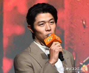 綾瀬はるかの印象を明かした鈴木亮平 (C)ORICON NewS inc.