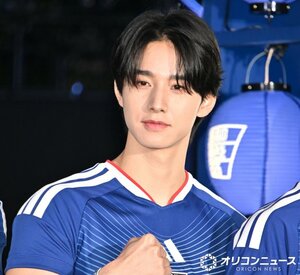 軽快にボケて坪井慶介を翻ろうしたJI BLUE・佐藤景瑚 (C)ORICON NewS inc.