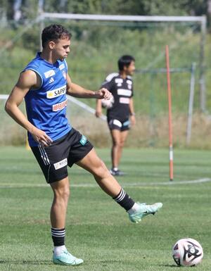 全体練習に復帰したMFダニーロ・ゴメス=聖籠町