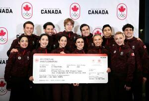 フィギュアスケートのミラノ・コルティナ冬季五輪カナダ代表に決まった選手たち=11日、カナダ・ガティノー(AP=共同)