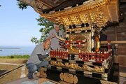 「出雲崎大祭」大人みこし存続の危機…人口減などで担ぎ手不足が常態化、一部区間で台車使用も「完全な形で残したい」