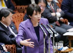 参院予算委で答弁する高市首相=15日午後