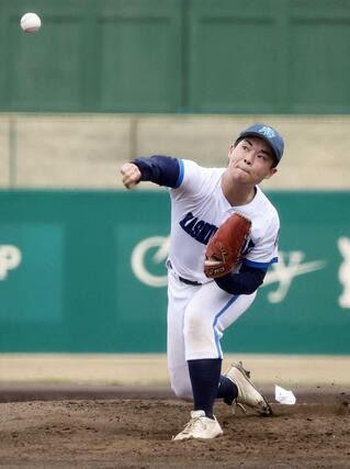 柏崎常盤・総合－三条東　投球する柏崎常盤・総合の先発石川光貴＝２０２５年０４月２８日、長岡市の悠久山野球場