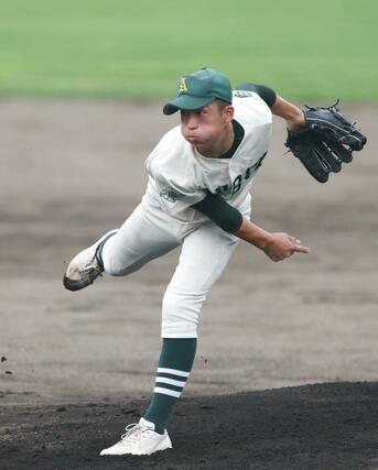 新発田－新発田農　完封した新発田農の先発・遠山剣臣＝新発田市五十公野