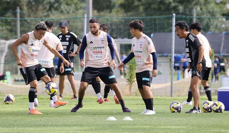 練習する選手たち=聖籠町