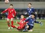 日本代表でもプレーした高萩さん(手前右)=2017年12月、東アジアE―1選手権の北朝鮮戦