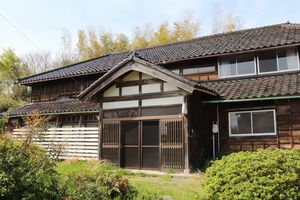 村内外の人が集う交流拠点を目指して整備が進む古民家＝刈羽村大塚