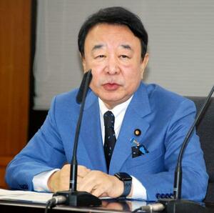 就任記者会見をする青山繁晴環境副大臣=23日午後、環境省
