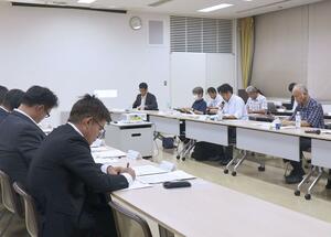 県民意識調査に関する質問が委員から上がった地域の会=柏崎市荒浜1